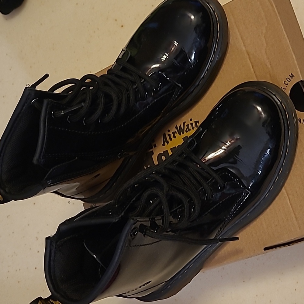 Combat boots